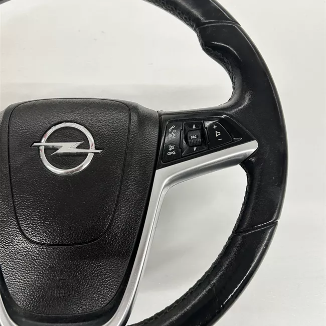 Volante con azionamento radio/comandi cruise