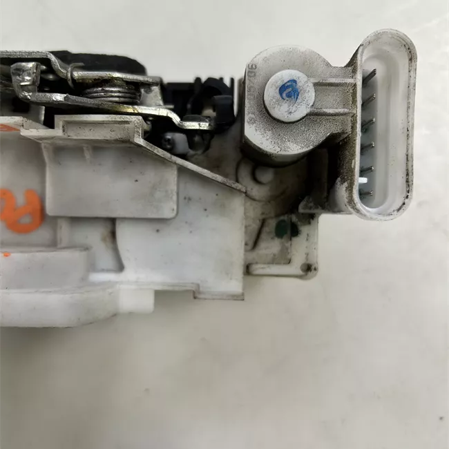 Serratura porta anteriore destra