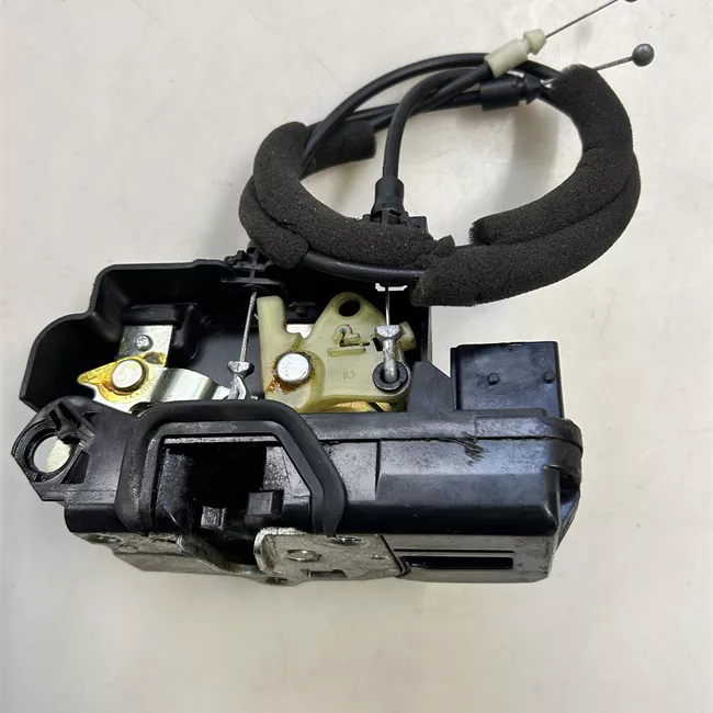 Serratura porta anteriore destra