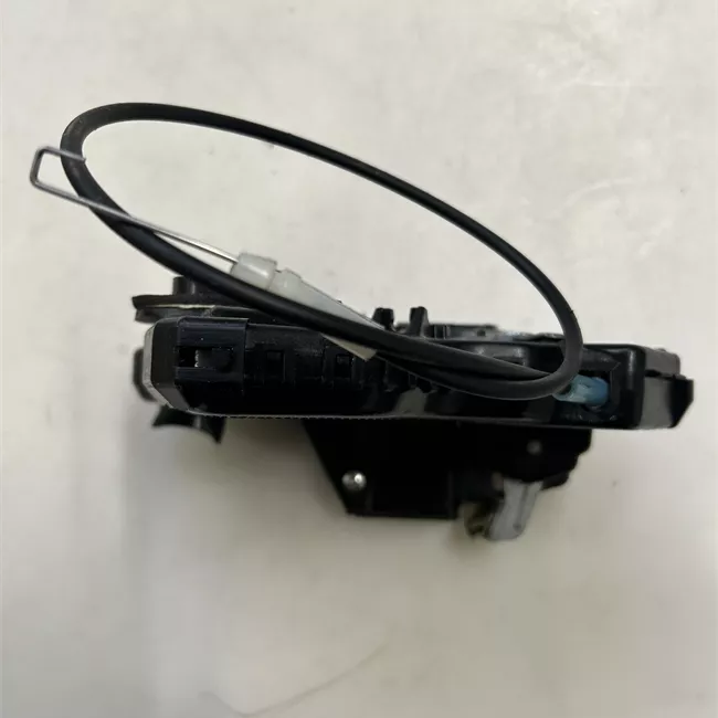 Serratura porta anteriore destra