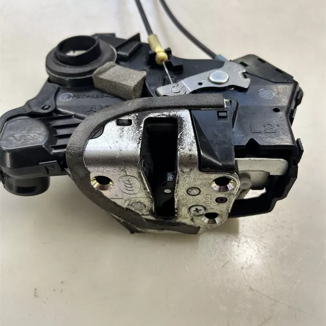 Serratura porta anteriore sinistra