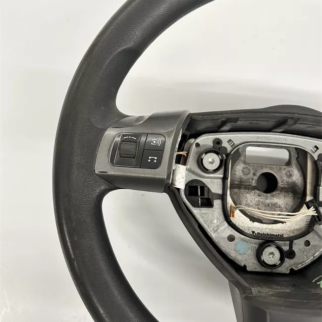 Volante con comandi radio, delux