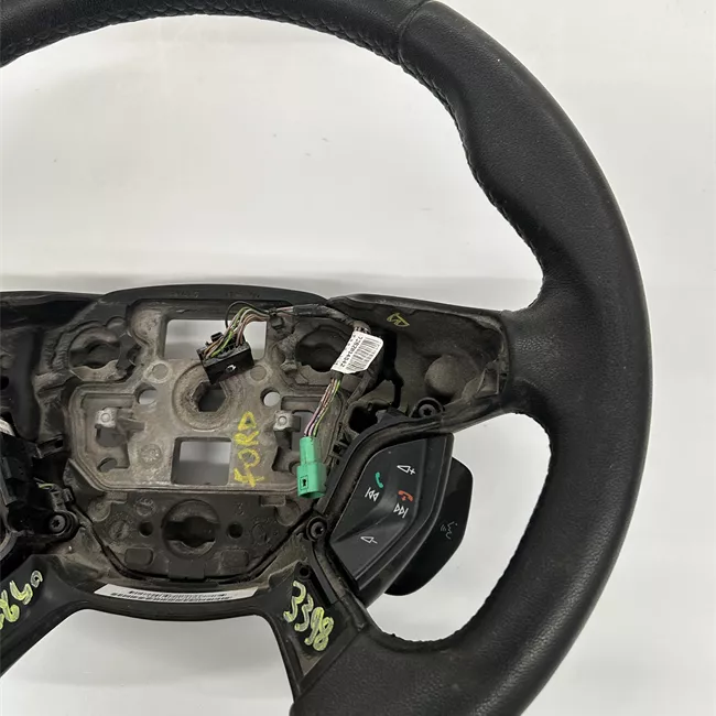 Volante pelle 4 razze con comando velocità