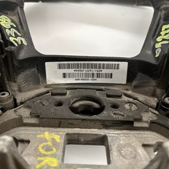 Volante pelle 4 razze con comando velocità