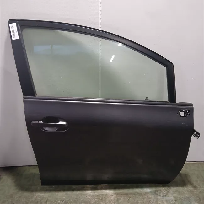 Porta anteriore destra