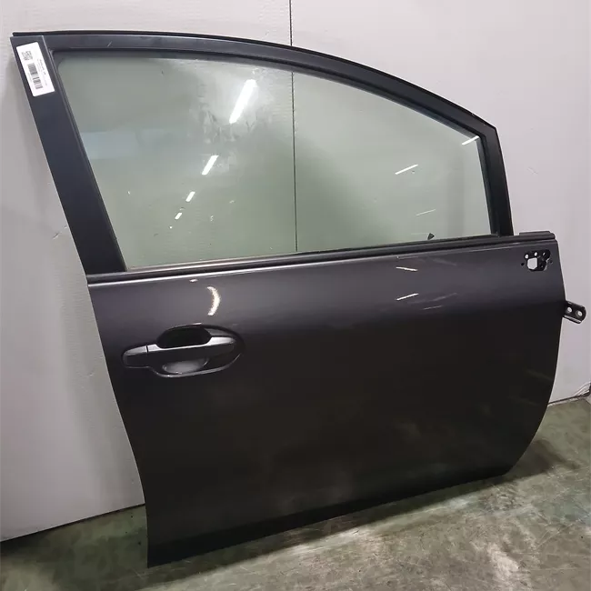 Porta anteriore destra