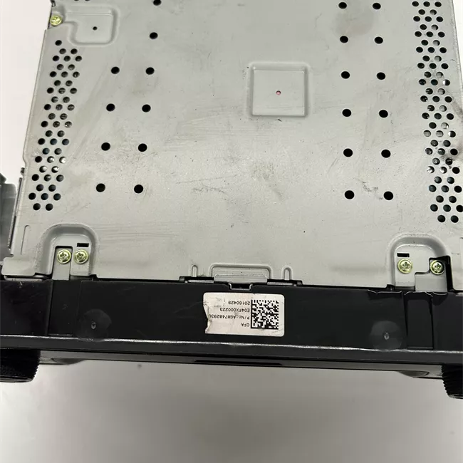 Autoradio con audio AM/FM.2 altoparlanti