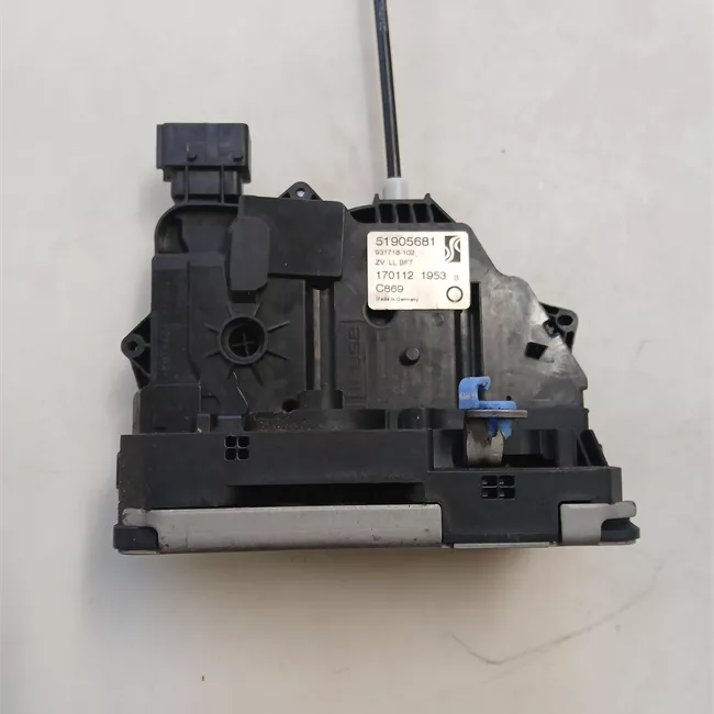 Serratura porta anteriore destra