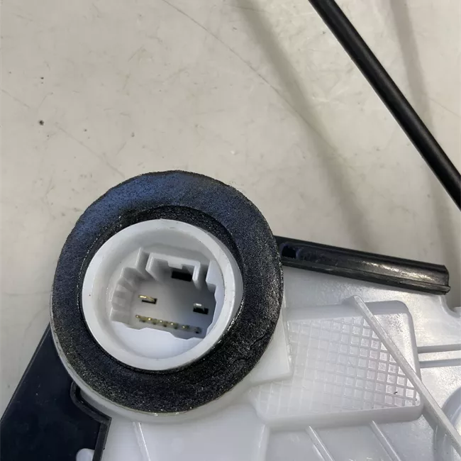 Serratura porta anteriore sinistra