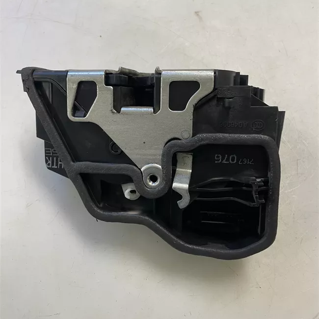 Serratura chiusura centralizzata porta posteriore destra