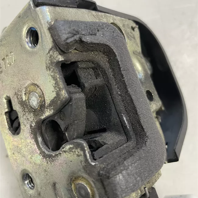 Serratura porta anteriore sinistra