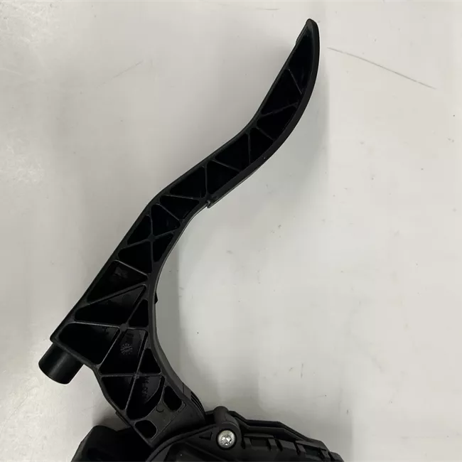 Pedale acceleratore con modulo elettronico