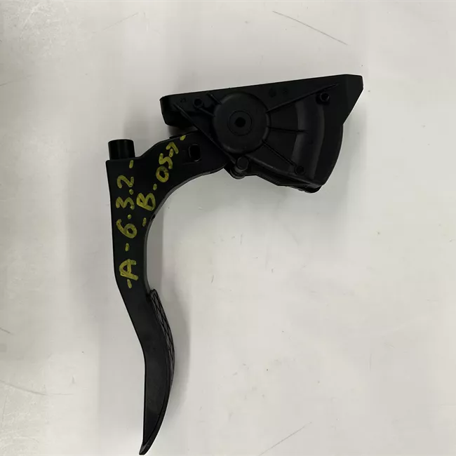 Pedale acceleratore con modulo elettronico