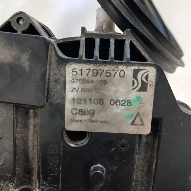 Serratura porta posteriore destra