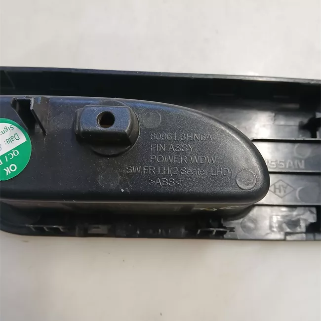 Interruttore alzacristalli porta anteriore