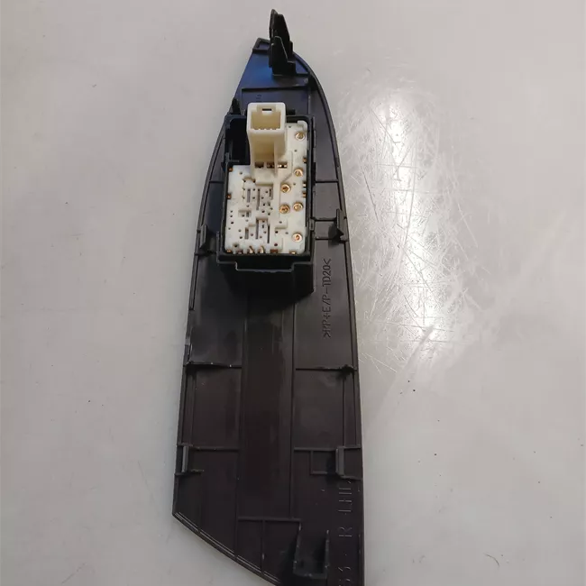 Interruttore alzacristalli porta anteriore