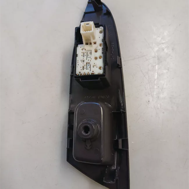 Interruttore alzacristalli porta anteriore