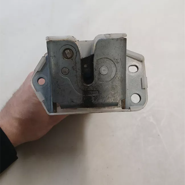 Serratura portello posteriore