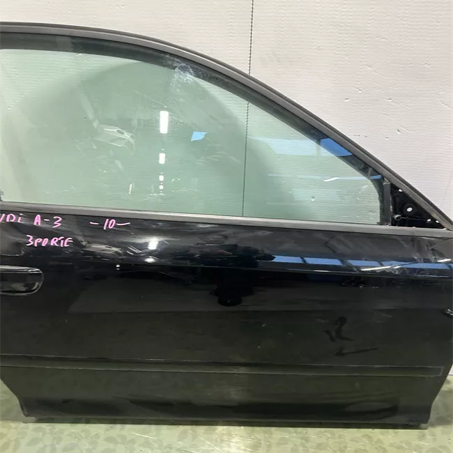 Porta anteriore destra