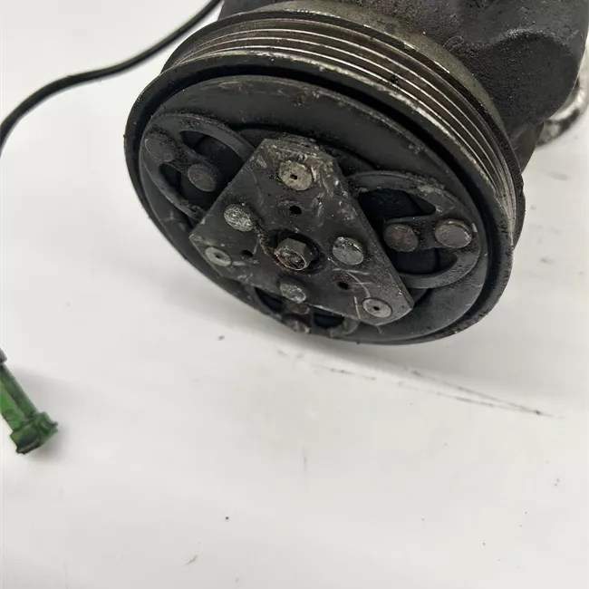 Compressore aria condizionata rotazionale