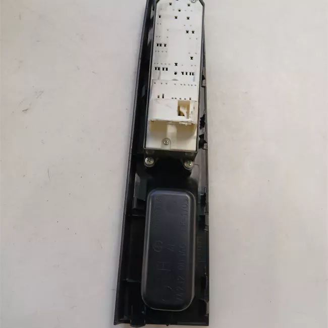 Interruttore alzacristalli porta anteriore