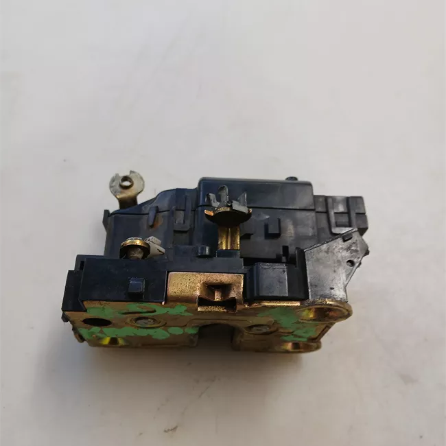 Serratura porta anteriore destra