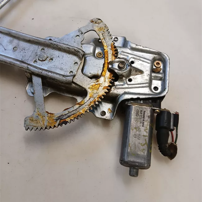 Altoparlante porta anteriore sinistro