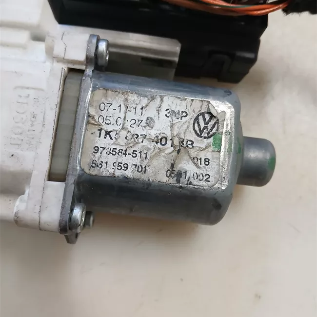 Motorino alzacristallo porta anteriore sinistro