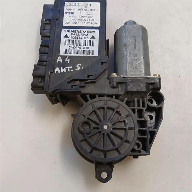 Motorino alzacristallo porta anteriore sinistro