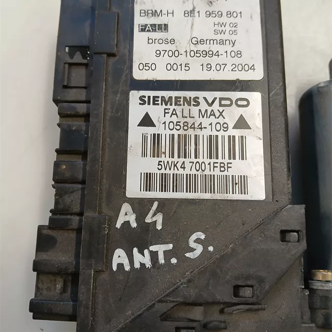 Motorino alzacristallo porta anteriore sinistro