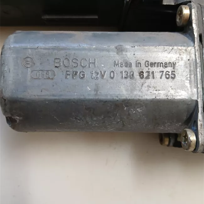 Motorino alzacristallo porta anteriore sinistro