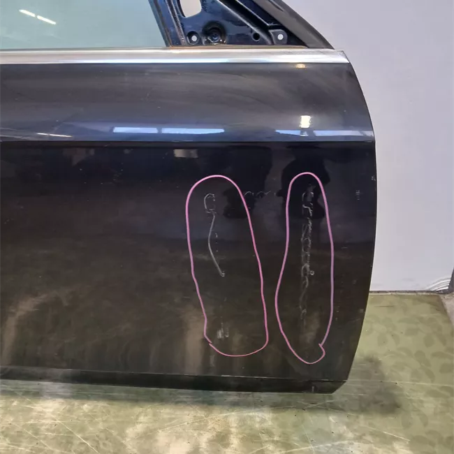 Porta anteriore destra