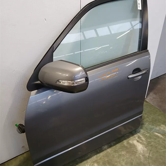 Porta anteriore sinistra con fascioni