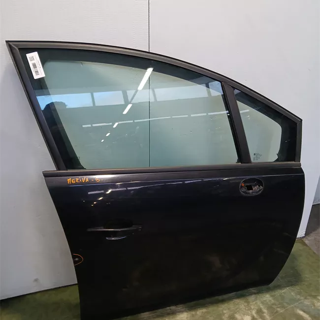 Porta anteriore destra