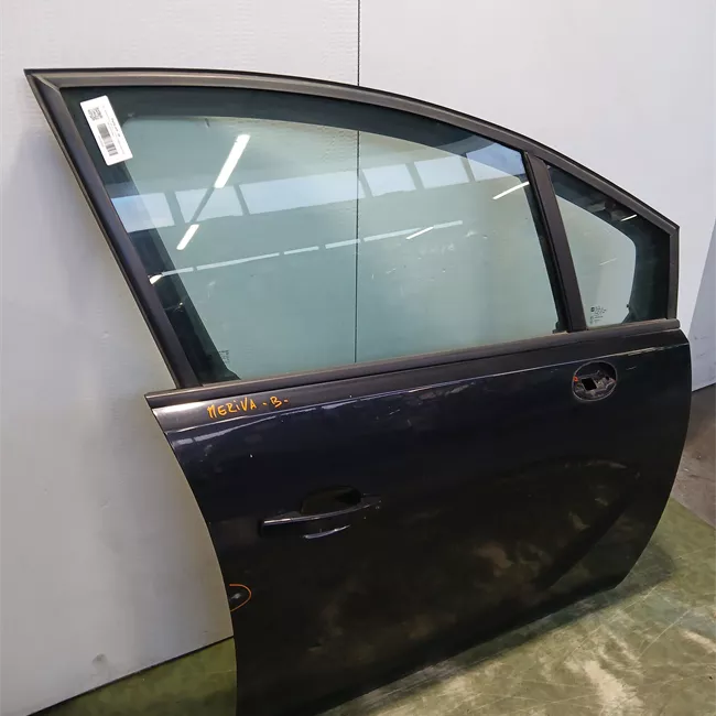 Porta anteriore destra