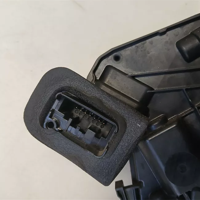 Serratura porta anteriore destra con dispositivo SAFE