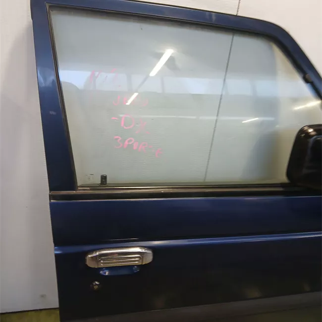 Porta anteriore destra