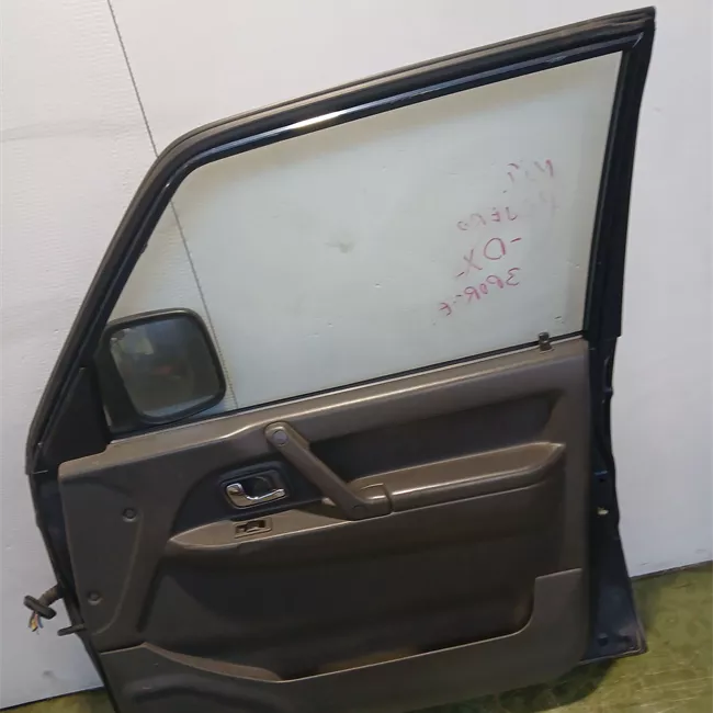 Porta anteriore destra