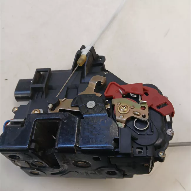 Serratura porta anteriore destra