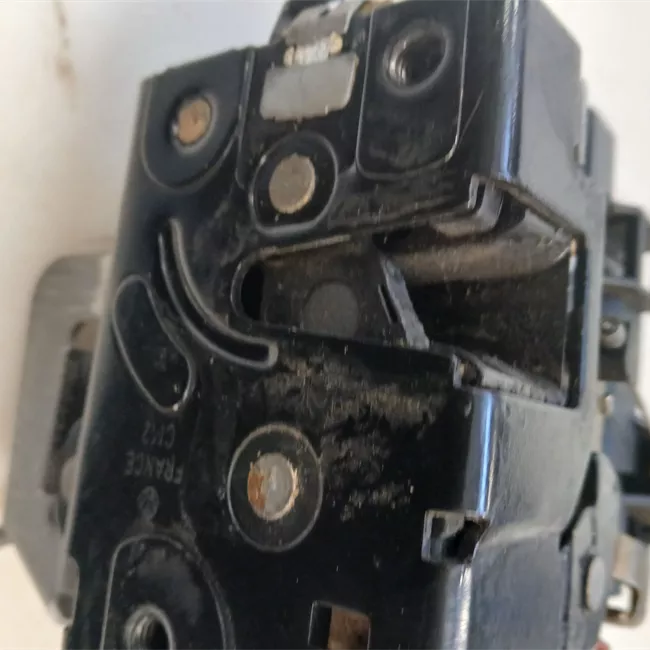 Serratura porta anteriore destra