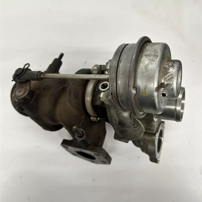 Turbocompressore con collettore scarico