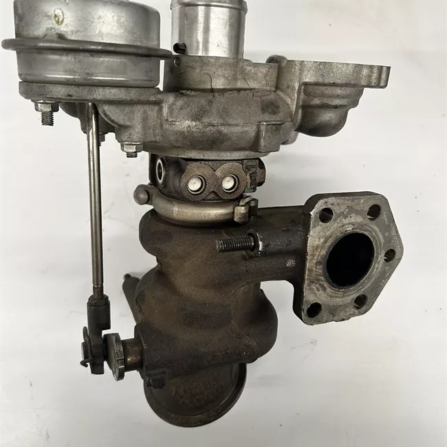 Turbocompressore con collettore scarico