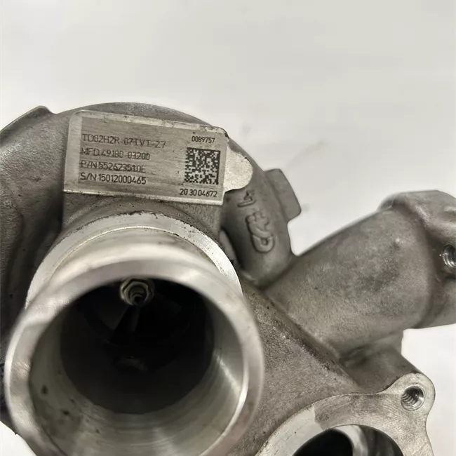 Turbocompressore con collettore scarico