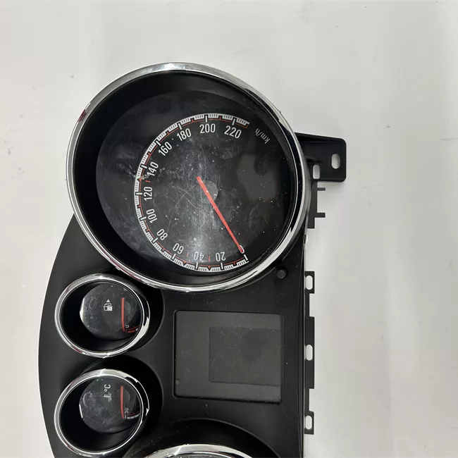 Quadro strumenti completo con LCD informazioni cent