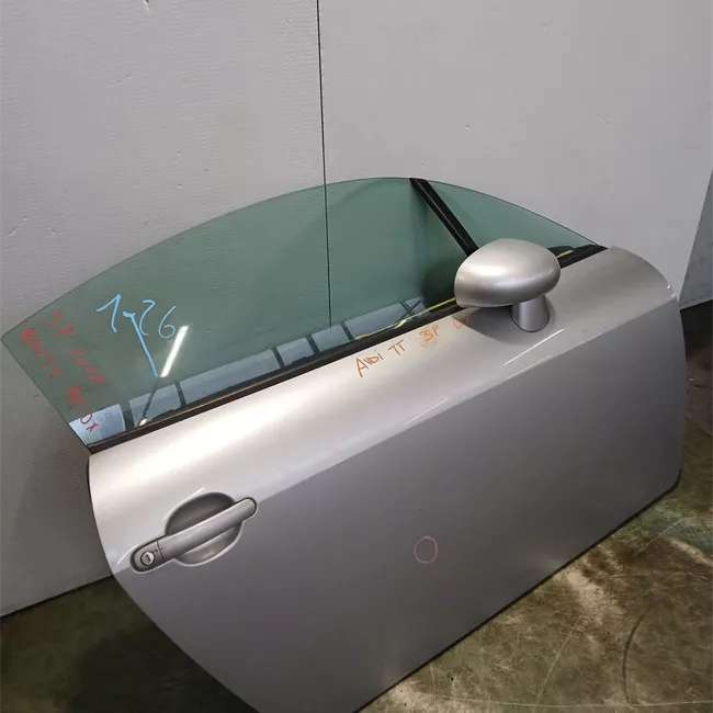 Porta anteriore destra