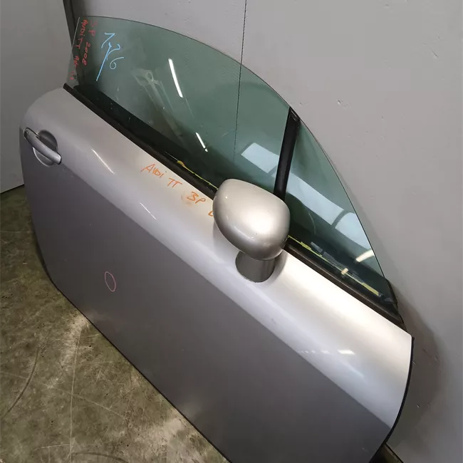 Porta anteriore destra