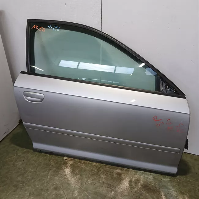 Porta anteriore destra