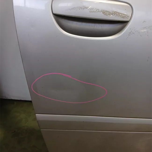 Porta anteriore destra