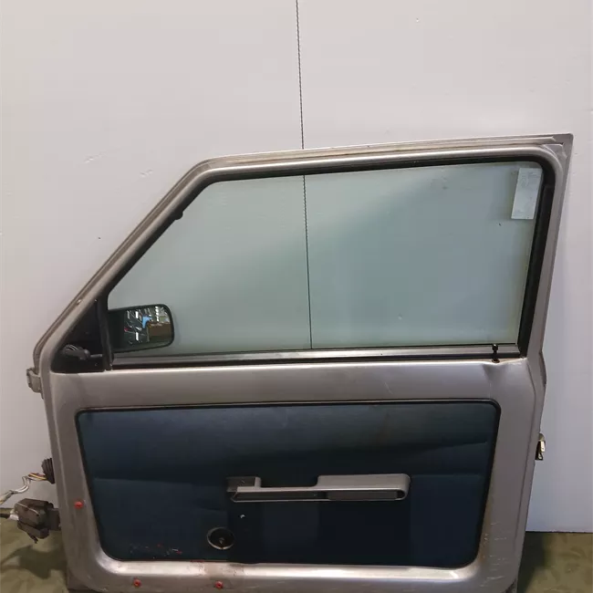 Porta anteriore destra