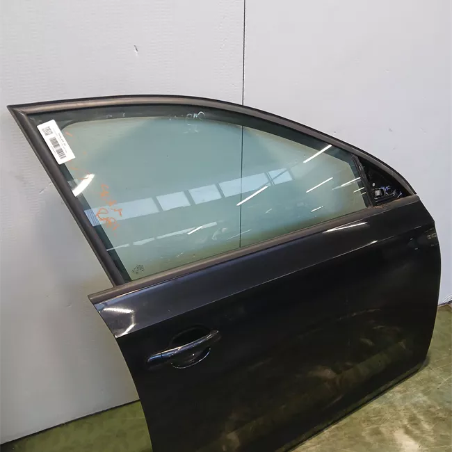 Porta anteriore destra